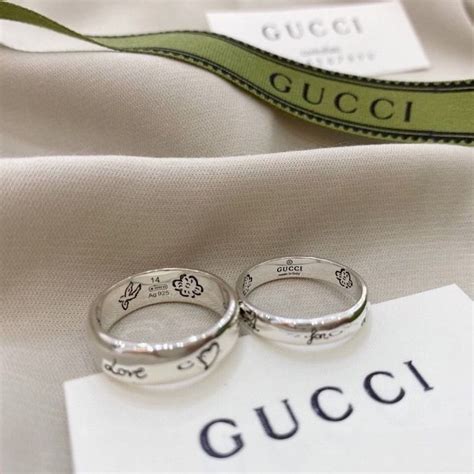 gucci matching rings.